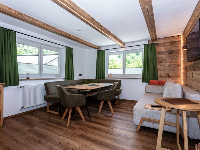 Klamm Lodge